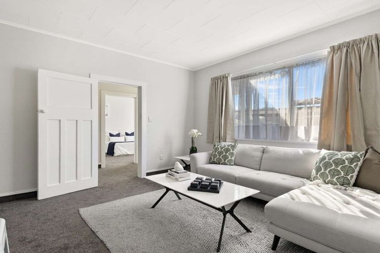 Photo of property in 1/705 Heretaunga Street East, Parkvale, Hastings, 4122