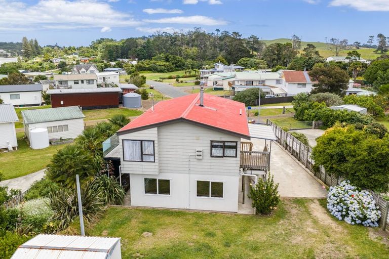 Photo of property in 28 Mariner Cove Road, Tinopai, 0593