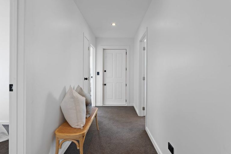 Photo of property in 17 Roberts Road, Hei Hei, Christchurch, 8042