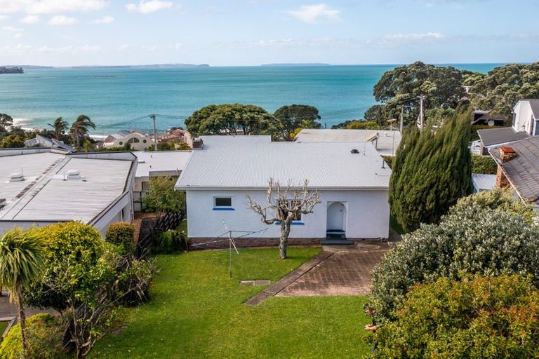 Photo of property in 2/48 Churchill Road, Murrays Bay, Auckland, 0630