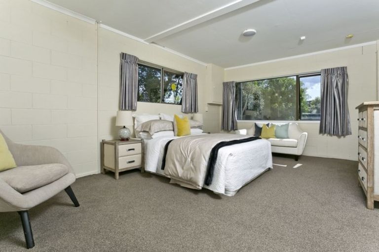 Photo of property in 61 Merriefield Avenue, Forrest Hill, Auckland, 0620