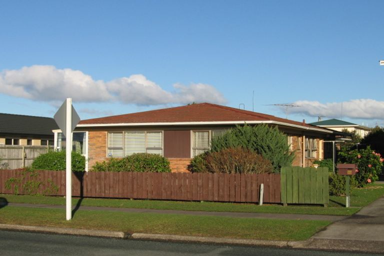 Photo of property in 2/88 Florence Avenue, Orewa, 0931