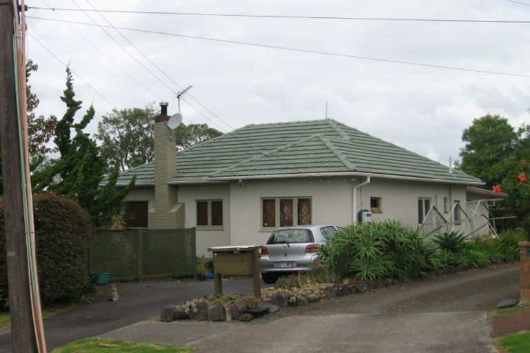 Photo of property in 12a/1 West Lynn Road, Titirangi, Auckland, 0604