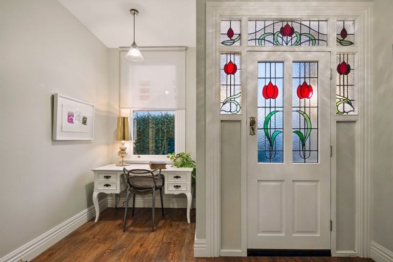 Photo of property in 15 Selwyn Terrace, Thorndon, Wellington, 6011