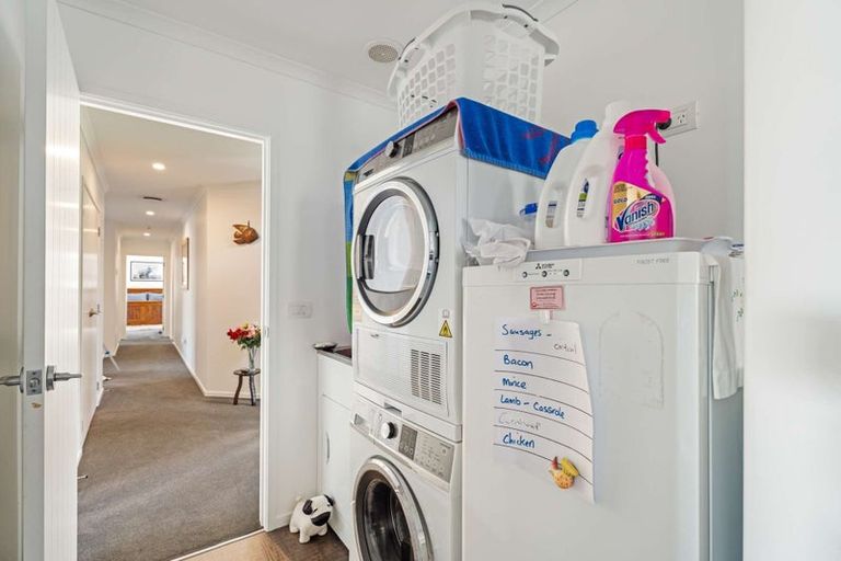 Photo of property in 9 Lady Jocelyn Place, Whitianga, 3510