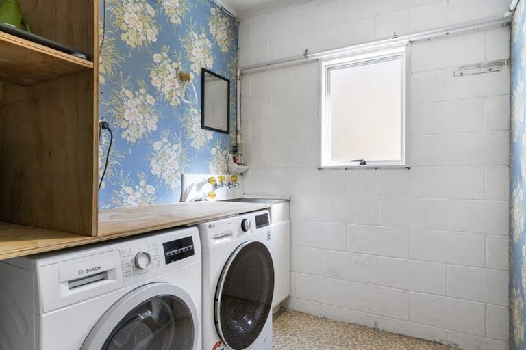 Photo of property in 2/25 Ciprian Place, Henderson, Auckland, 0612