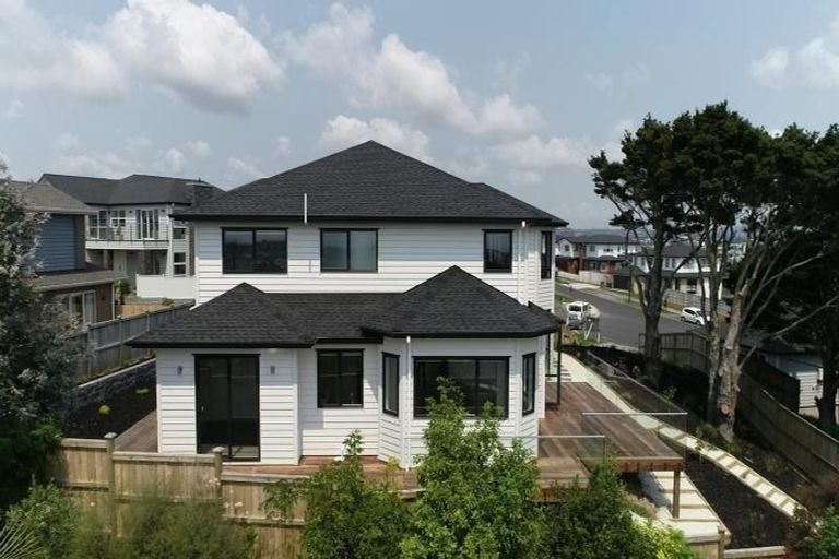 Photo of property in 30 Spyglass Street, Red Beach, 0932