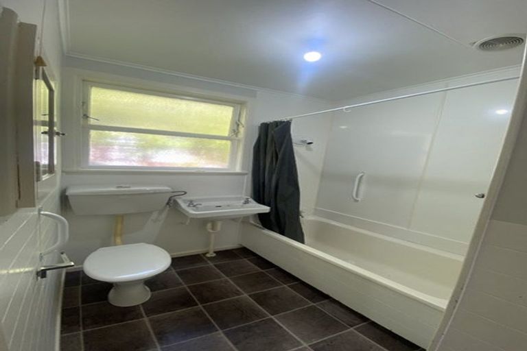 Photo of property in 2/97 Clouston Park Road, Clouston Park, Upper Hutt, 5018