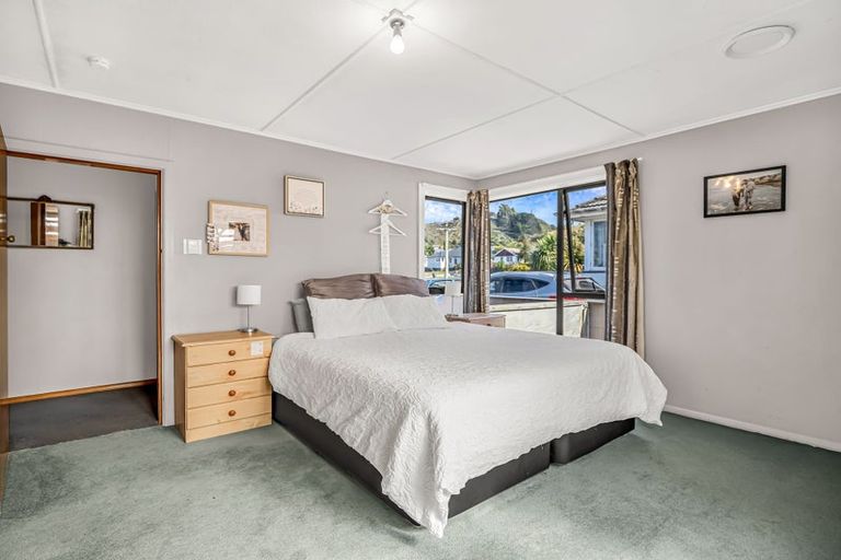 Photo of property in 18 Harlech Street, Oamaru North, Oamaru, 9400