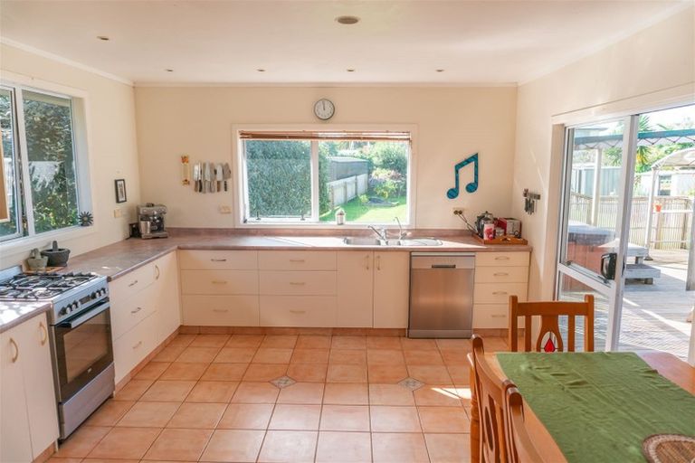 Photo of property in 117 Robinson Road, Whitianga, 3510