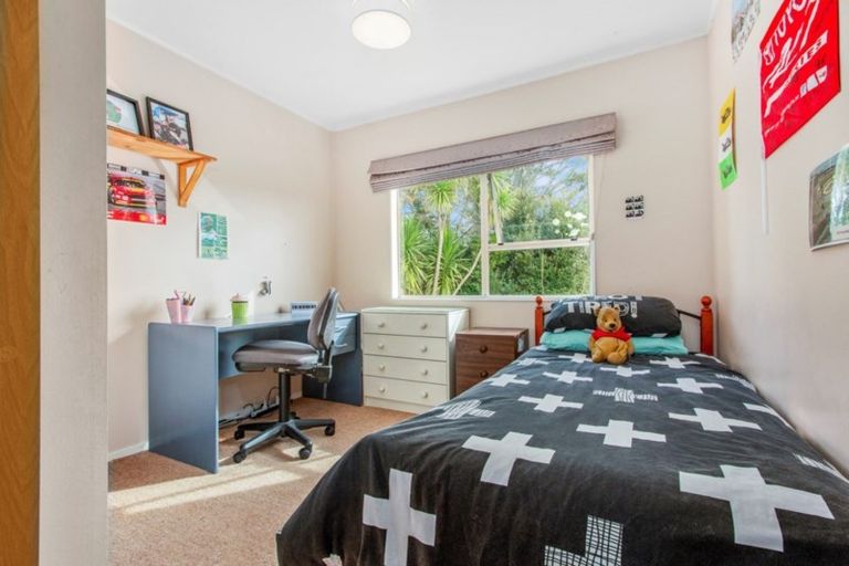 Photo of property in 14 Glenfinn Place, Massey, Auckland, 0614
