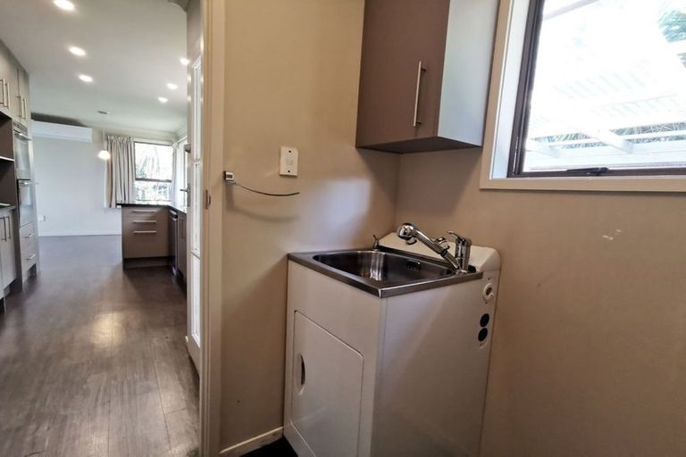 Photo of property in 41 Pisces Road, Glen Eden, Auckland, 0602