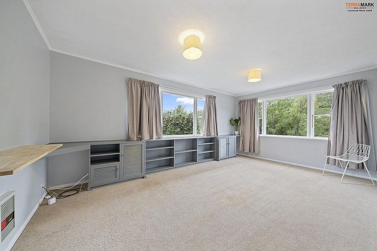Photo of property in 4a Deller Grove, Silverstream, Upper Hutt, 5019