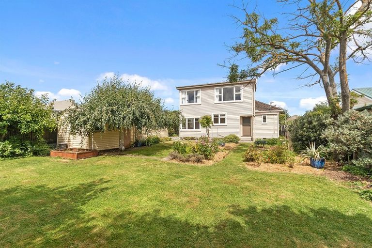 Photo of property in 207 Weston Road, St Albans, Christchurch, 8052