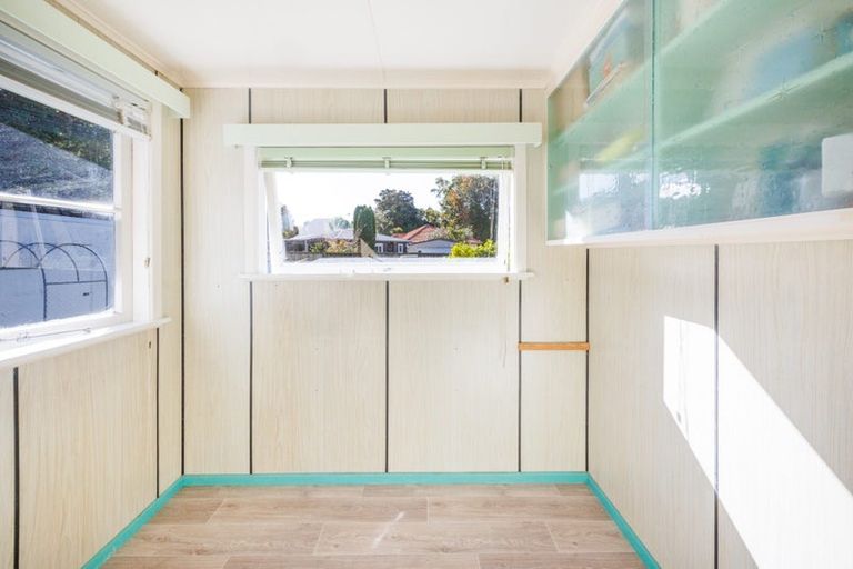 Photo of property in 6 Freyberg Street, Roslyn, Palmerston North, 4414