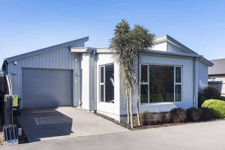 Photo of property in 3 Glenbarr Lane, Broomfield, Christchurch, 8042