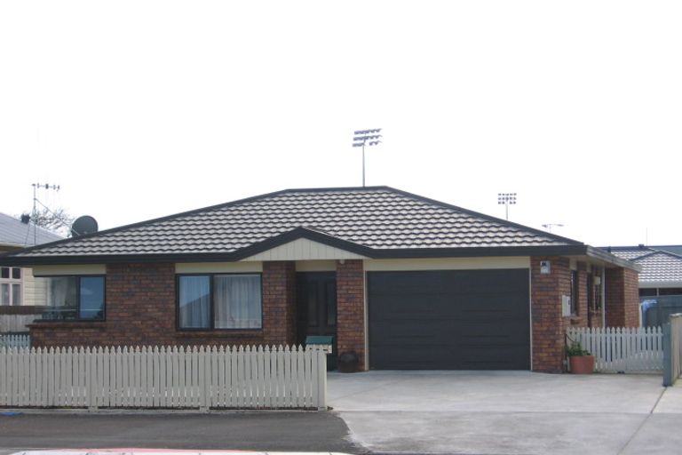 Photo of property in 42 Durham Street, Levin, 5510