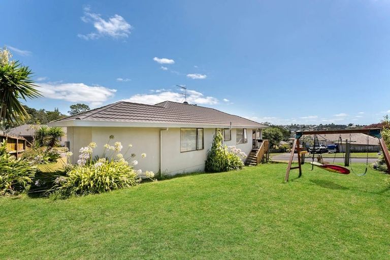 Photo of property in 32 Hewlett Road, Massey, Auckland, 0614