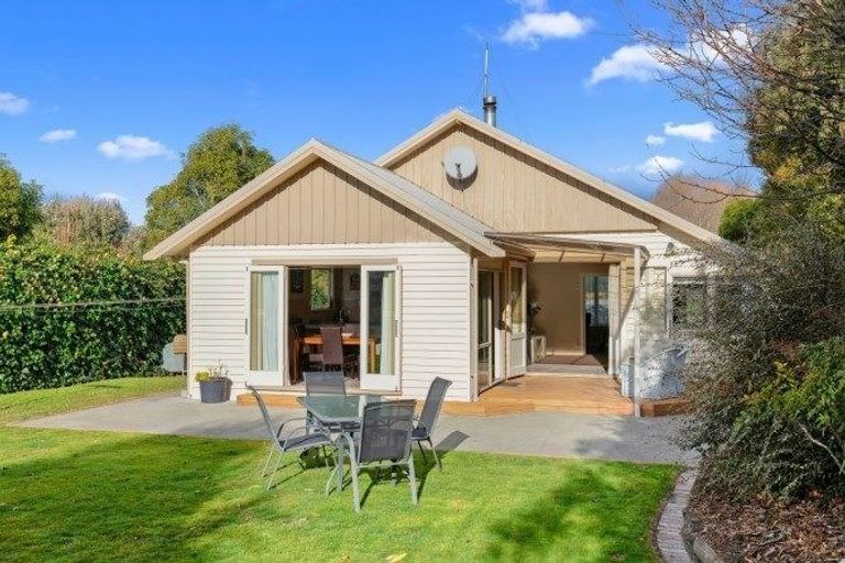 Photo of property in 48 Queens Avenue, Waikuku Beach, 7402