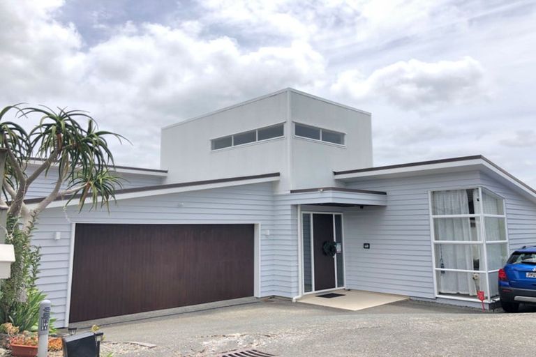 Photo of property in 90 Oakway Drive, Schnapper Rock, Auckland, 0632