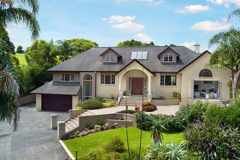 Photo of property in 3 Napuka Road, Henderson Valley, Auckland, 0612