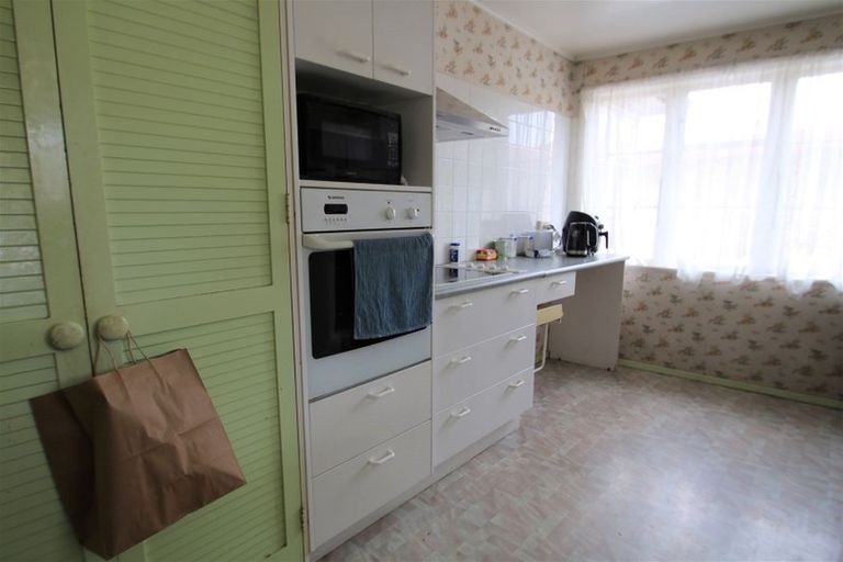 Photo of property in 30 Goldsmith Crescent, Levin, 5510