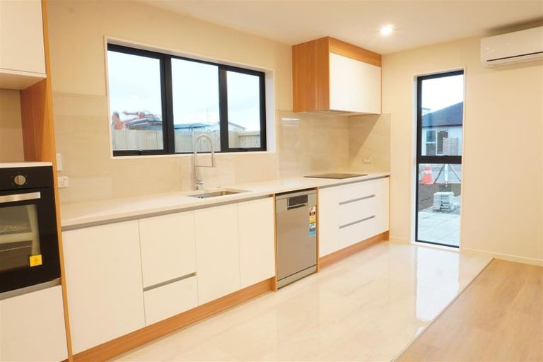 Photo of property in 8 Rorotu Avenue, Karaka, Papakura, 2113