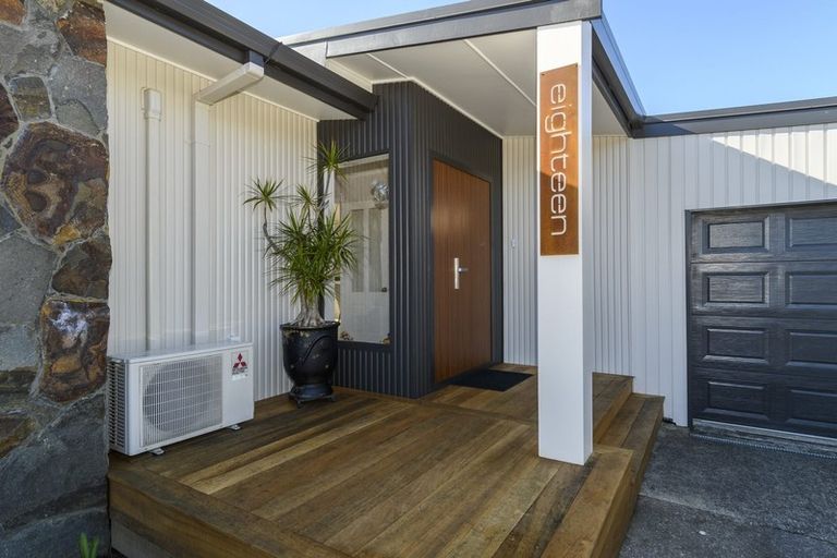 Photo of property in 18 Hinewa Road, Otumoetai, Tauranga, 3110