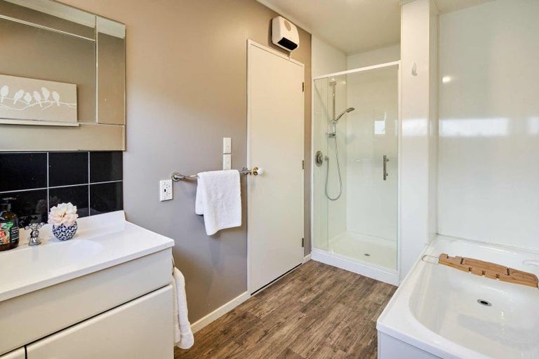 Photo of property in 9 Musket Lane, Whitby, Porirua, 5024