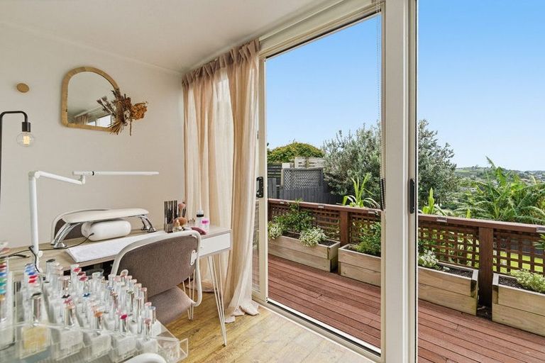 Photo of property in 43 Osprey Drive, Welcome Bay, Tauranga, 3112