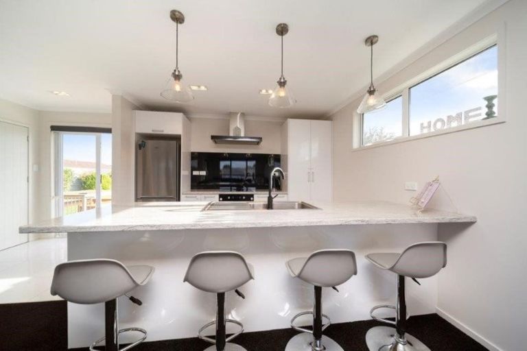 Photo of property in 33 Kamahi Avenue, Hawera, 4610