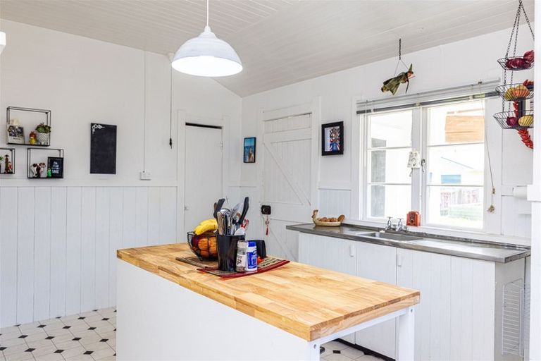 Photo of property in 53 Manuka Street, Castlecliff, Whanganui, 4501