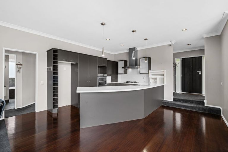Photo of property in 28 Franshell Crescent, East Tamaki, Auckland, 2013