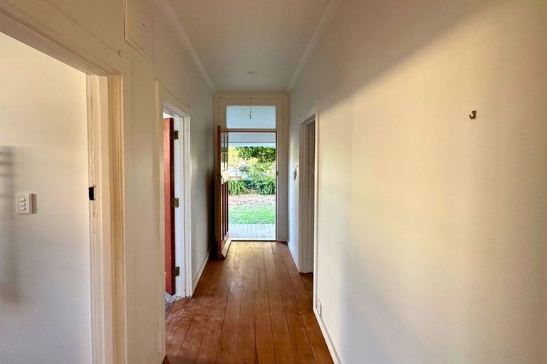 Photo of property in 9 Elizabeth Street, Moera, Lower Hutt, 5010