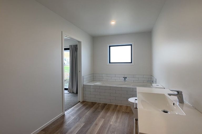 Photo of property in 58 Muster Road, Jacks Point, 9371