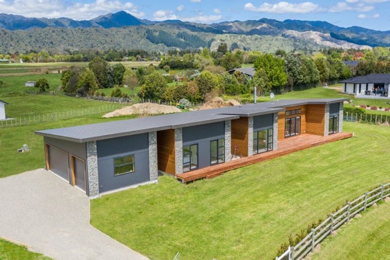 Photo of property in 26 Oriwa Lane, Levin, 5571
