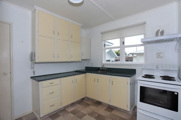 Photo of property in 2 Signal Street, Marton, 4710