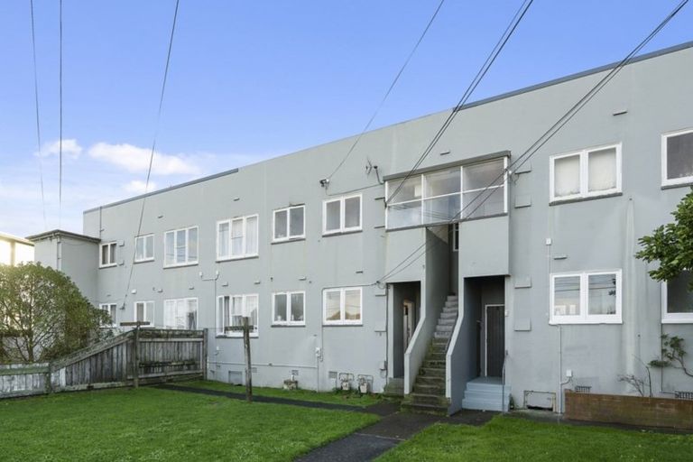 Photo of property in 2/28 Scholefield Street, Petone, Lower Hutt, 5012