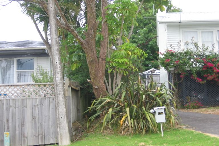 Photo of property in 1/10 Raeben Avenue, Hillcrest, Auckland, 0627