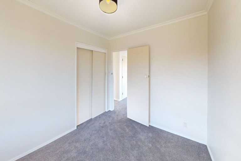 Photo of property in 5 Essex Place, Milson, Palmerston North, 4414