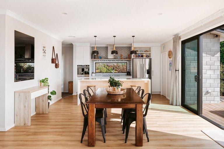 Photo of property in 4r Estates Terrace, Welcome Bay, Tauranga, 3175