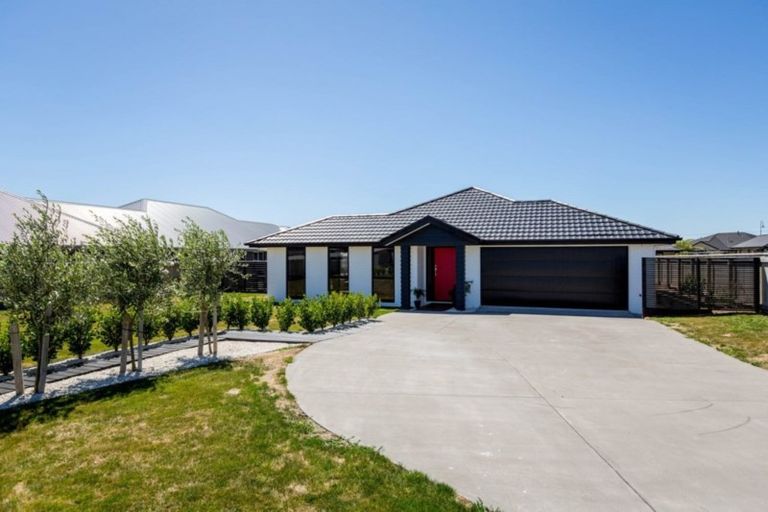 Photo of property in 10 Honeyfield Drive, Whalers Gate, New Plymouth, 4310