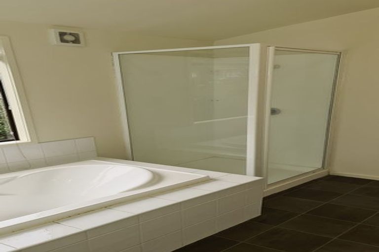 Photo of property in 10c Matipo Road, Mairangi Bay, Auckland, 0630