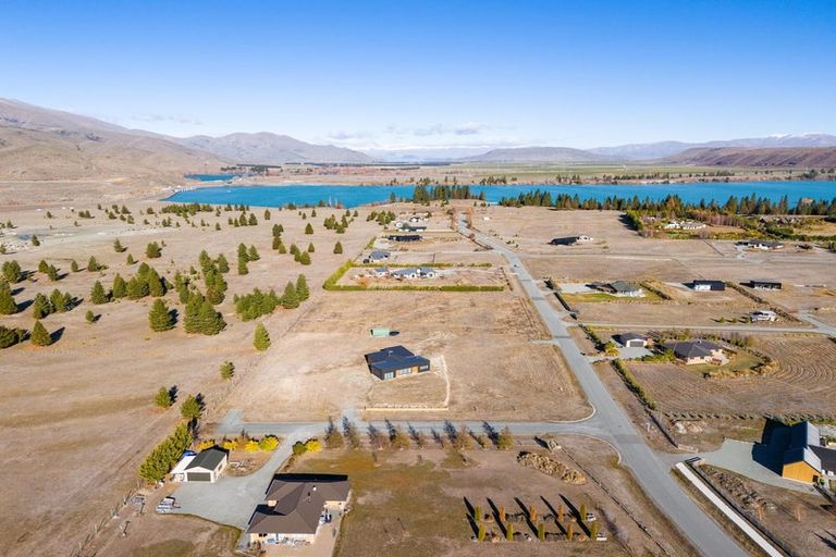 Photo of property in 4 Neuman Road, Twizel, 7901