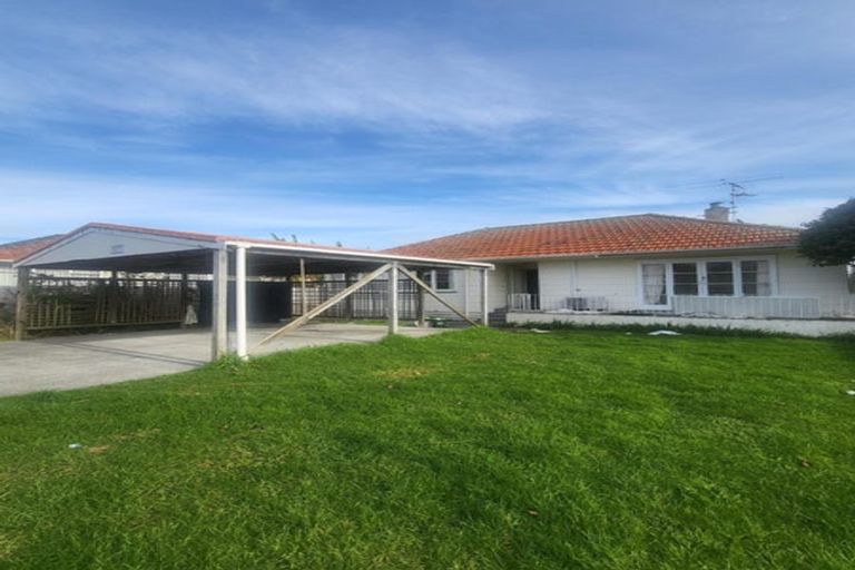 Photo of property in 70 Cambridge Terrace, Papatoetoe, Auckland, 2025