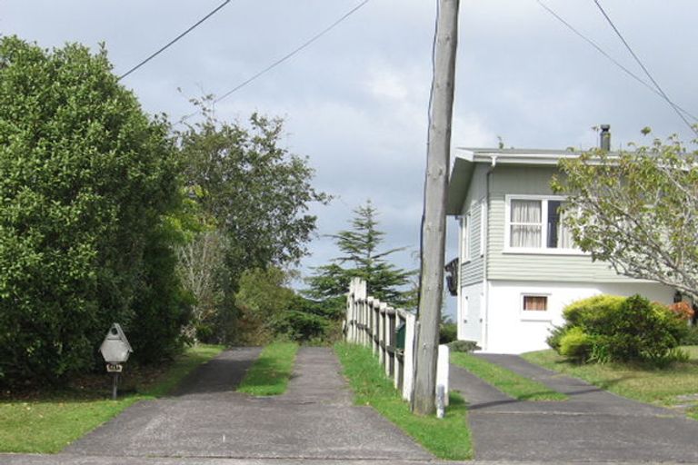Photo of property in 121a Colwill Road, Massey, Auckland, 0614