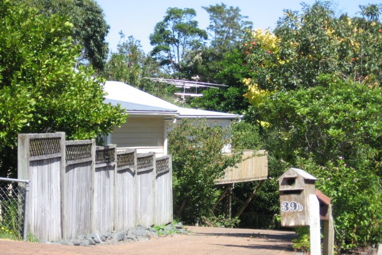 Photo of property in 2/39 Kia Ora Road, Beach Haven, Auckland, 0626