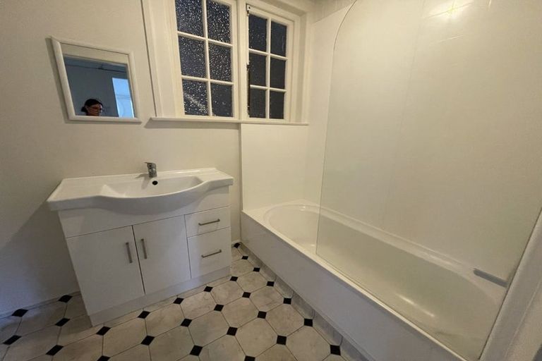 Photo of property in 22a Clifton Terrace, Kelburn, Wellington, 6012