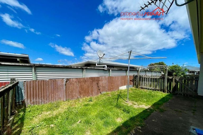 Photo of property in 4 Simons Street, Moturoa, New Plymouth, 4310