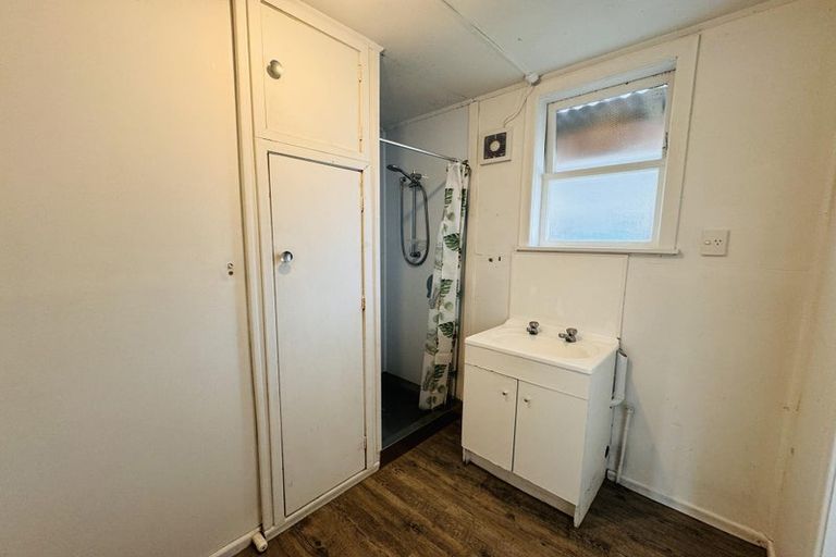 Photo of property in 74 Chelwood Street, Takaro, Palmerston North, 4412